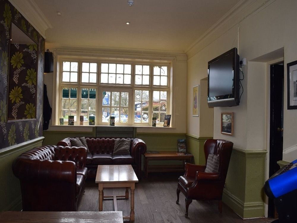 The Cranley Hotel Cranleigh Exterior foto